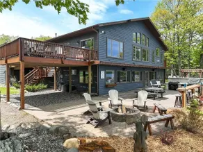 7BR Luxury Waterfront Retreat on Grindstone Lake - Image 5
