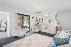 Mandurah Central - Entire 3bdm Home & Parking - Image 4