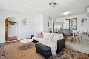 Mandurah Central - Entire 3bdm Home & Parking - Image 5