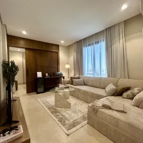 1BR | Stylish Saty w/ Queen Bed & Self-Entry - Image 4