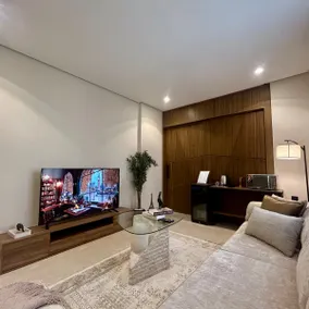 1BR | Stylish Saty w/ Queen Bed & Self-Entry - Image 5