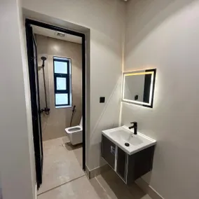 1BR | Stylish Saty w/ Queen Bed & Self-Entry - Image 3