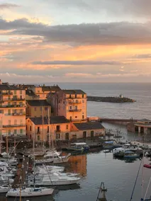 Vieux-Port Apartment - Image 2