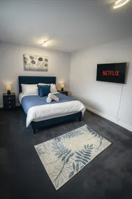 Spacious 3 BR in Hale, Driveway 5 Min Airport - Image 4