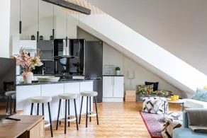 Stylish Loft | Jacuzzi | Balcony | AirCon |Netflix - Image 3