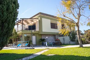 Villa with private pool - Image 2