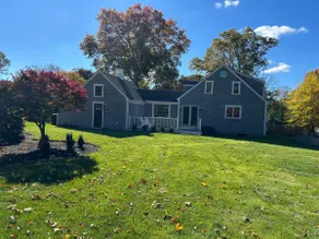 Cozy Cape Cottage in East Greenwich, RI - Image 4
