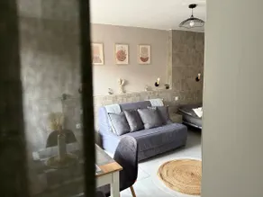 The Spacious - Modern and Cozy Studio - Image 4