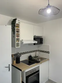 The Spacious - Modern and Cozy Studio - Image 3