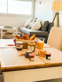 Cozy 3-room apartment with parking and pets allowed - Image 3