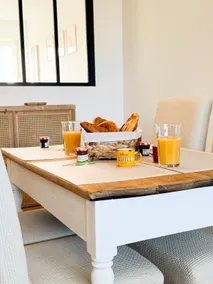 Cozy 3-room apartment with parking and pets allowed - Image 2