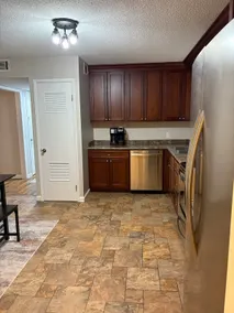 Private 4 Bedroom Side House - Image 5