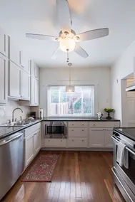 3BR Dundee • Near DT, UNMC, Creighton, UNO - Image 2