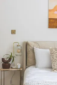 Designer 2 bed 2 bath next to Victoria station - Image 5