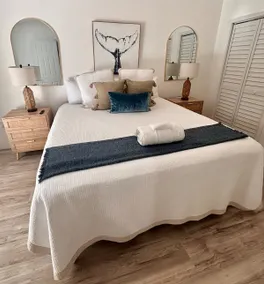 Sea La Vie Cottage - Sleeps 8, Family Getaway - Image 5