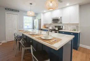 Sea La Vie Cottage - Sleeps 8, Family Getaway - Image 2