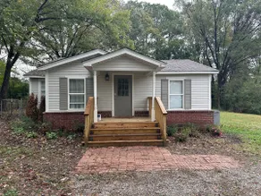 Livie’s Cozy Cottage Near Collierville - Image 2