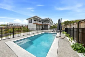 Solas Sands | Private Pool | Walk to Beach - Image 2