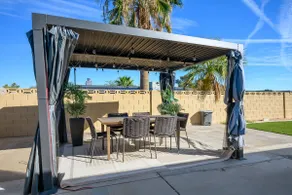 4BR Fun Modern Escape w/ Mini Golf, Arcade & More! - Image 2
