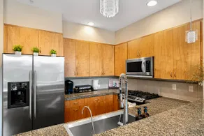 Modern Issaquah 3BR Townhome Near Trails - Image 3