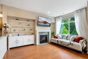 Modern Issaquah 3BR Townhome Near Trails - Image 2