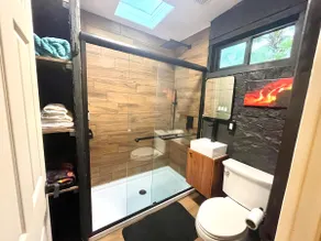 Cozy Off-Grid Rainforest Cabin • Volcano Bath - Image 5