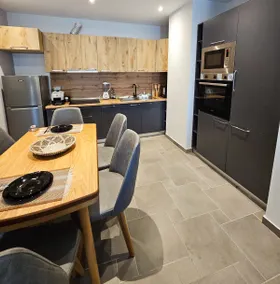 Sea View Apartment III - Image 4