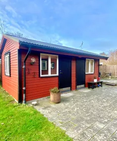 Little red cottage in Beddingestrand - Image 2
