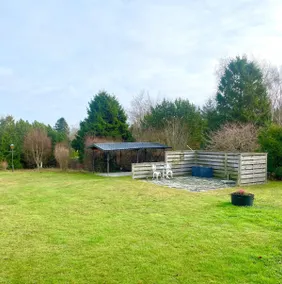 Little red cottage in Beddingestrand - Image 3
