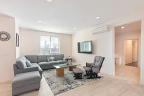Spacious Single Level Home In Poway - Image 5