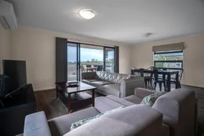 Long Island Retreat - Pelican. Relax By The River! - Image 2