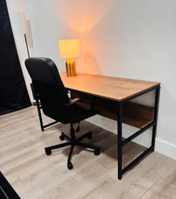 Business Travel |Sleeps 10 |Fast Wi-Fi & Workspace - Image 4