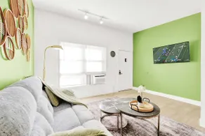 The Moss Loft | Private Entrance • Downtown RYLOak - Image 4