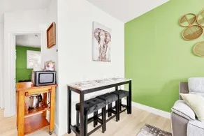 The Moss Loft | Private Entrance • Downtown RYLOak - Image 5