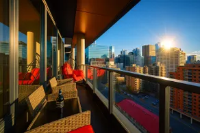 New 2BR Den Condo Gym Skyline View UG Park - Image 5