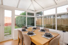 Your Home Away From Home - Near York City Centre - Image 2
