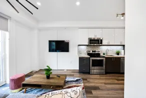 3BR 3Bath- The Luxe Nest| Townhouse| Free Parking - Image 2