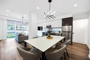 3BR 3Bath- The Luxe Nest| Townhouse| Free Parking - Image 3