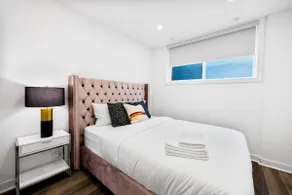 3BR 3Bath- The Luxe Nest| Townhouse| Free Parking - Image 4