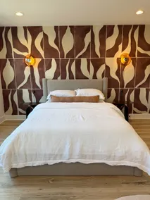 Gallery 415 — A Curated Stay Beside the VMFA. - Image 5