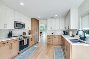 The Goph Getaway 4B 2B Duplex KING Pet Friendly - Image 2