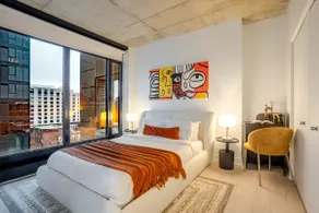 Luxe Stay District | Parking, Gym & Pool - Image 3
