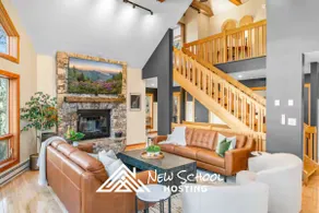 Hilltop Hideaway - Wintergreen 5BR with Hot Tub - Image 2