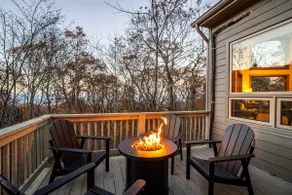 Hilltop Hideaway - Wintergreen 5BR with Hot Tub - Image 5