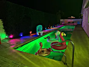 Vibrant modern boutique/w stunning lap pool - Image 5
