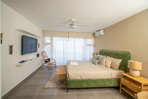 Stylish New 2-Bedroom Apartment with Pools & Gym - Image 4
