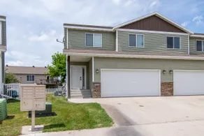 3BR | 7 minutes to Sanford, Fenced Yard, Games - Image 2