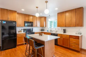 4BR | Sleeps 8, Fenced Yard, Games, King x 2 - Image 4