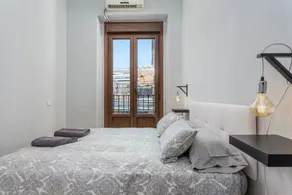 Apartment in Sol - Image 3