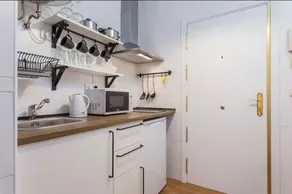 Apartment in Sol - Image 4